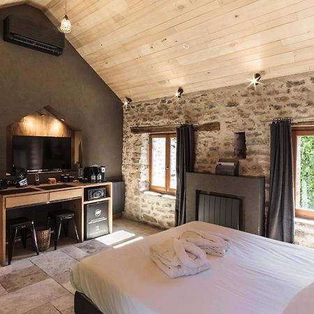 Le Domaine Des Pres Verts Suites & Chambres Avec Jacuzzi Privatif Jouey Exteriér fotografie