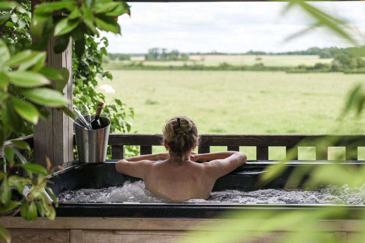 Le Domaine Des Pres Verts Suites & Chambres Avec Jacuzzi Privatif Jouey Exteriér fotografie