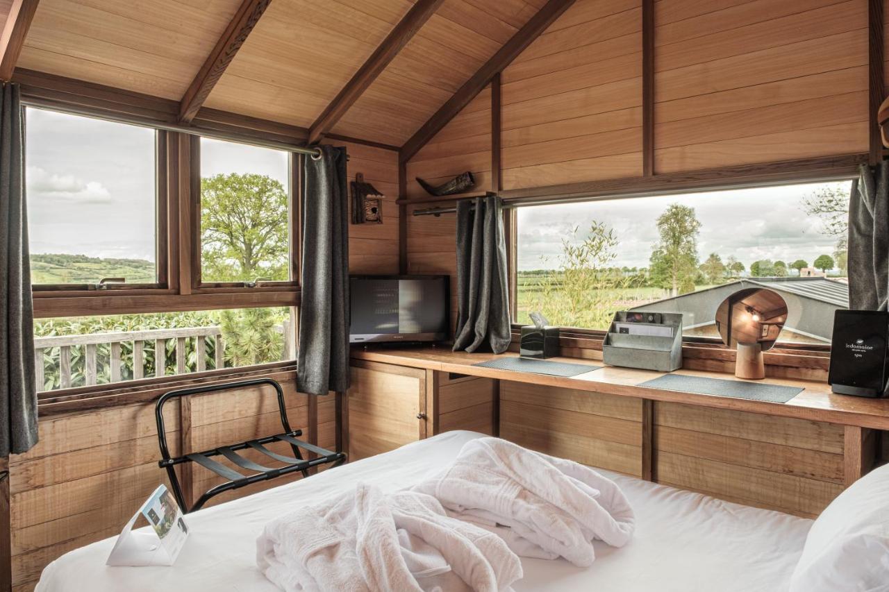 Le Domaine Des Pres Verts Suites & Chambres Avec Jacuzzi Privatif Jouey Pokoj fotografie