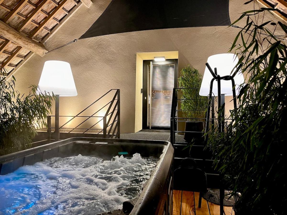Le Domaine Des Pres Verts Suites & Chambres Avec Jacuzzi Privatif Jouey Exteriér fotografie